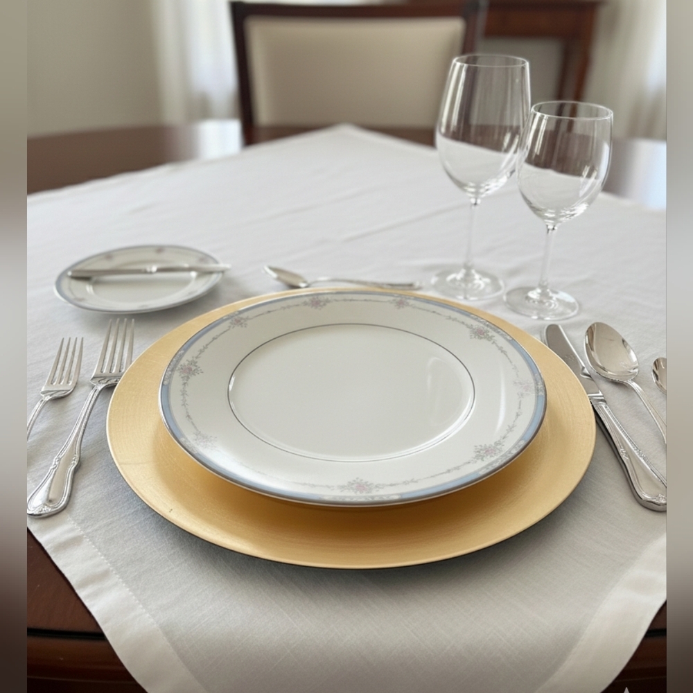 Royal Doulton Elegant Dinner Plate " Lisa " H5154 Set Of Two (2)